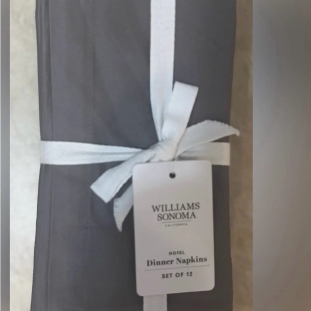 Williams Sonoma 12 Charcoal Hotel Dinner Napkins